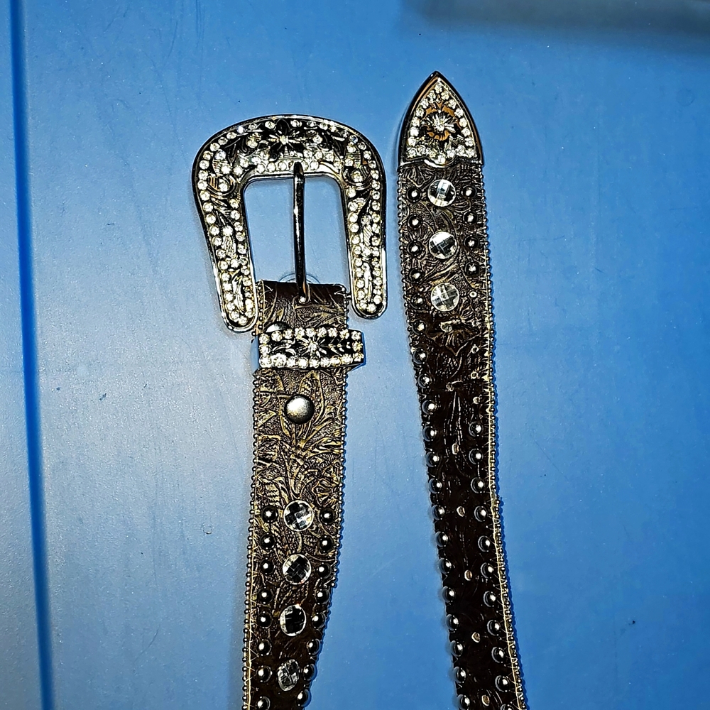 Black leather rhinestone  belt